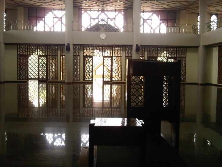 Tampak Ruang Utama Masjid Assalam